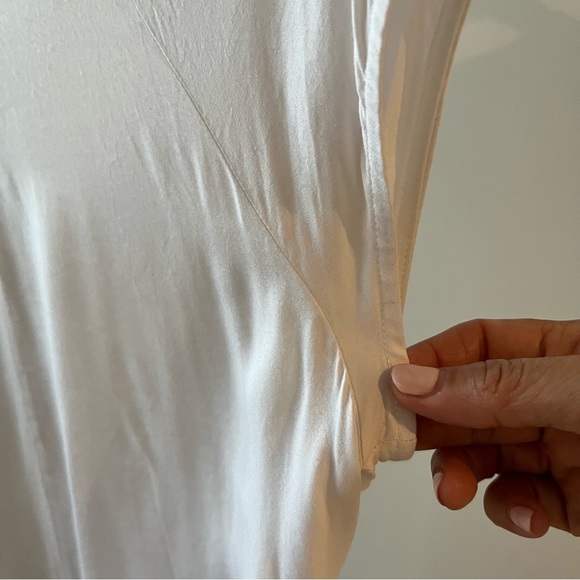 Aritzia Babaton Juliger Blouse White cap sleeve with tie back. Size small. - Picture 4 of 8